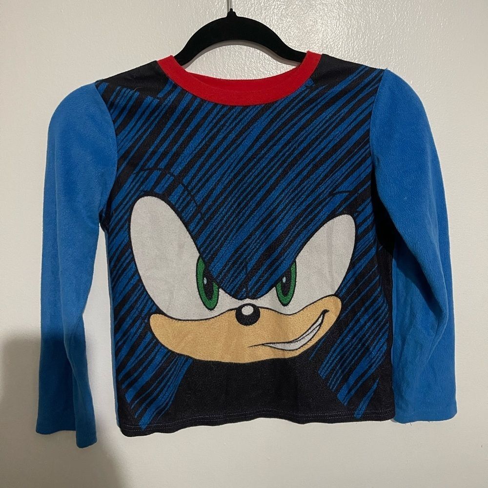 EUC: Sonic sleep long sleeve 💙